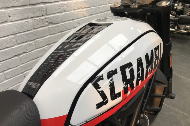 DUCATI SCRAMBLER 800