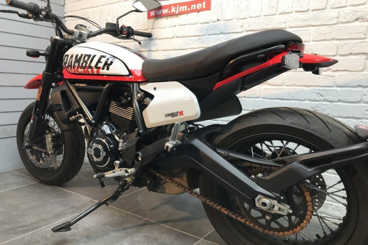 DUCATI SCRAMBLER 800