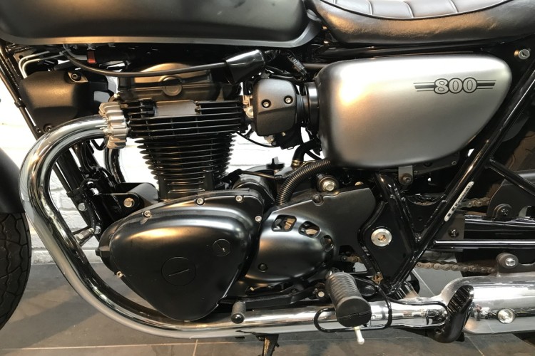 KAWASAKI W800