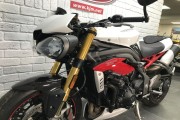 TRIUMPH SPEED TRIPLE 1050