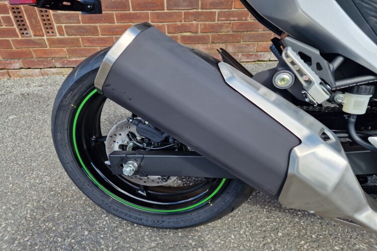 KAWASAKI NINJA 7 HYBRID