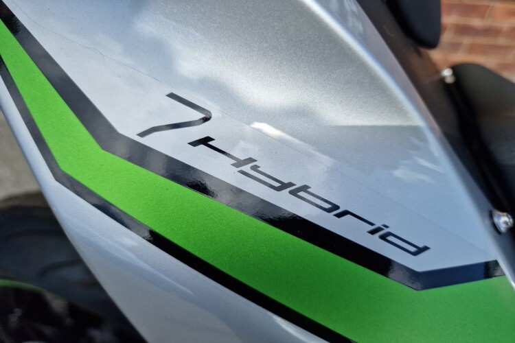 KAWASAKI NINJA 7 HYBRID