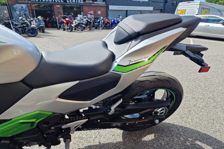 KAWASAKI NINJA 7 HYBRID