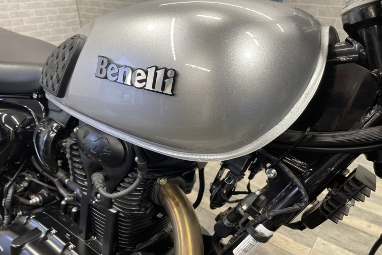 BENELLI IMPERIALE 400 E5