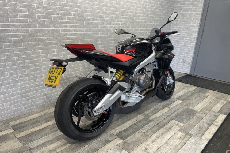 APRILIA TUONO 660