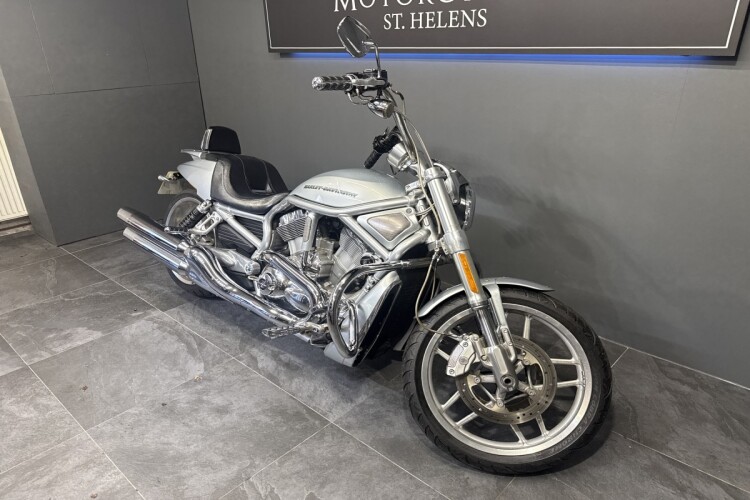 HARLEY-DAVIDSON V-ROD