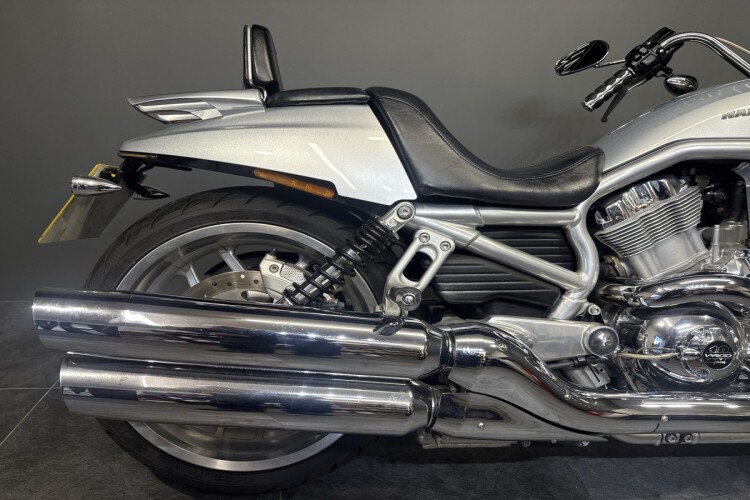 HARLEY-DAVIDSON V-ROD