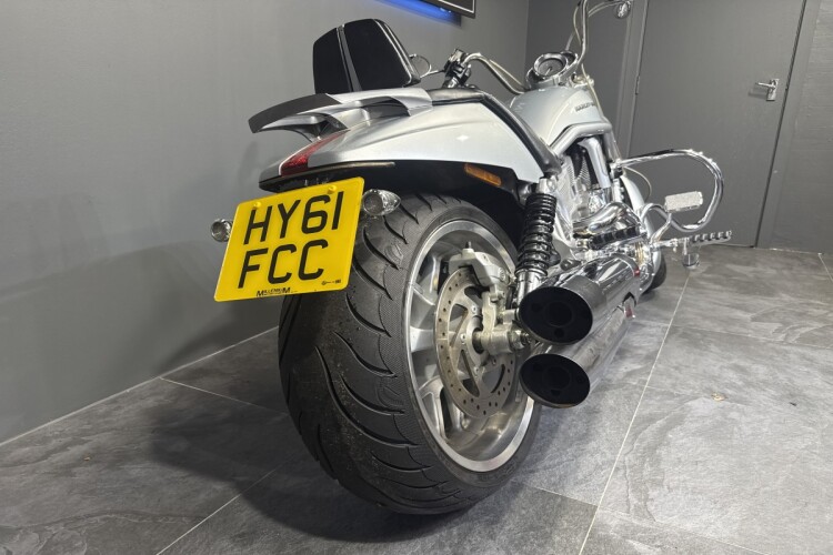 HARLEY-DAVIDSON V-ROD