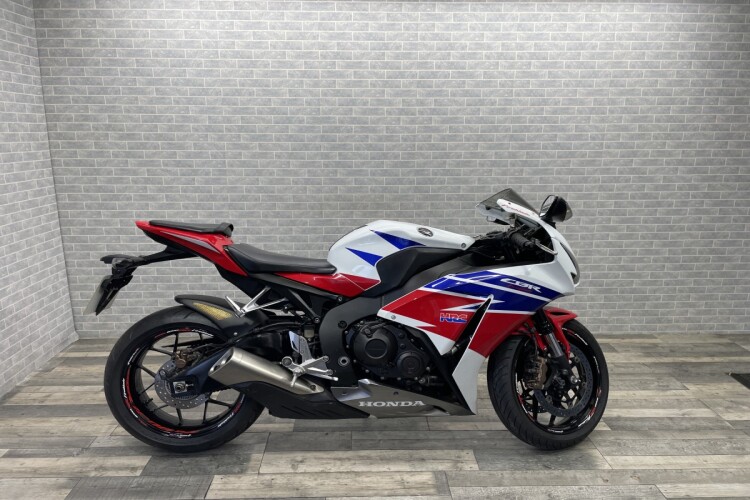 HONDA CBR1000RR FIREBLADE