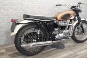 TRIUMPH BONNEVILLE T100
