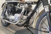 TRIUMPH BONNEVILLE T100