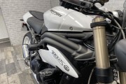 TRIUMPH SPEED TRIPLE 1050