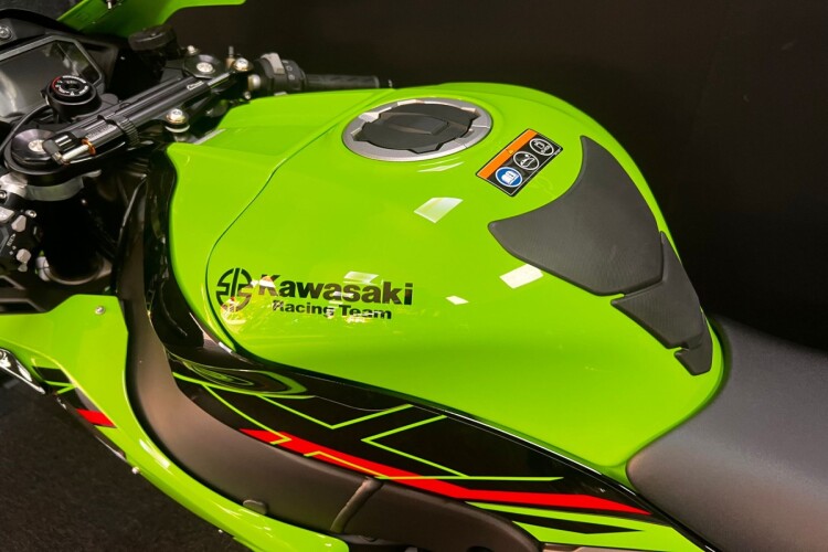 KAWASAKI NINJA ZX-10R