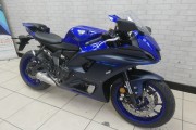 YAMAHA R7