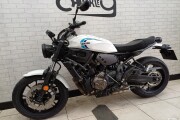 YAMAHA XSR700