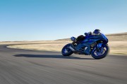 YAMAHA R7