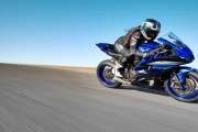 YAMAHA R7