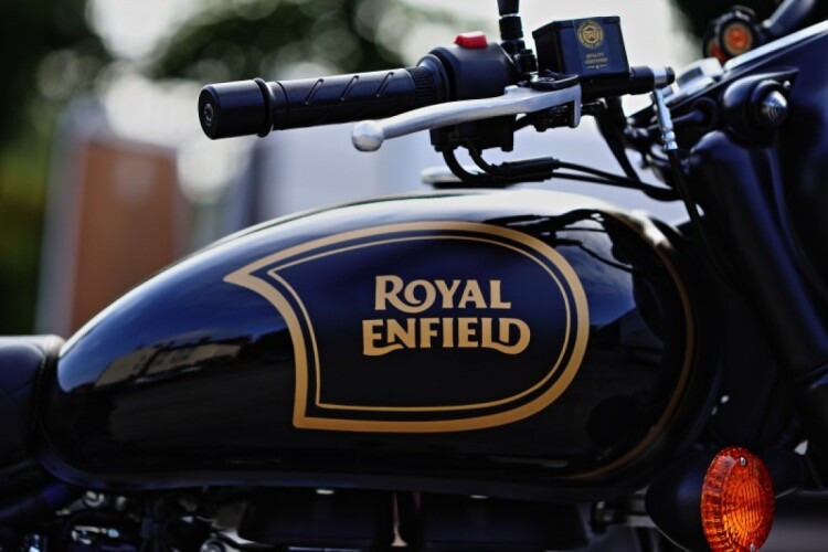 ROYAL ENFIELD CLASSIC CHROME