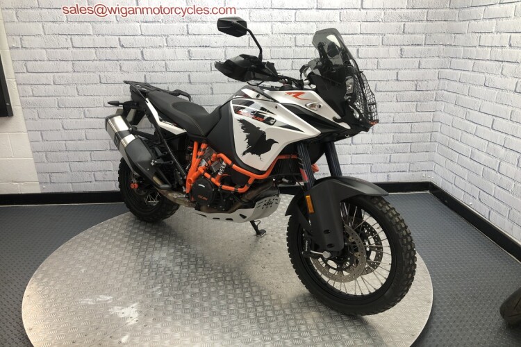 KTM 1090 ADVENTURE