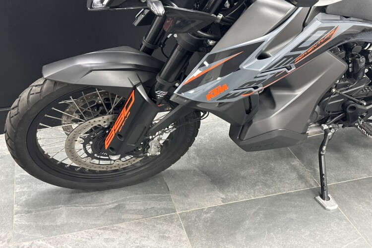 KTM 890 ADVENTURE