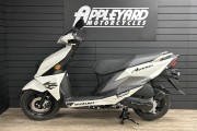 SUZUKI AVENIS 125