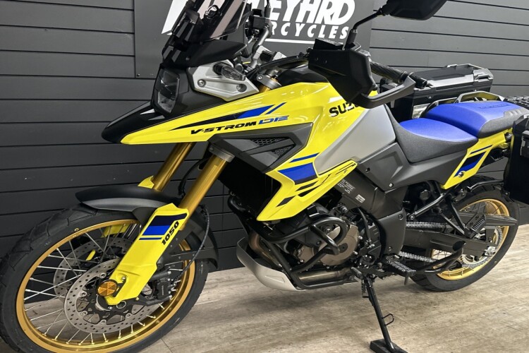 SUZUKI V-STROM 1050