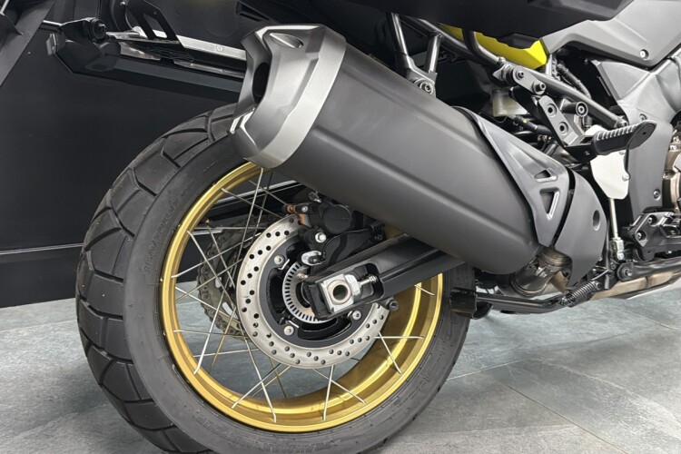2023 SUZUKI V-STROM 1050, Yellow - photo 2