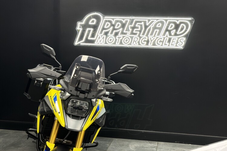 2023 SUZUKI V-STROM 1050, Yellow - photo 8