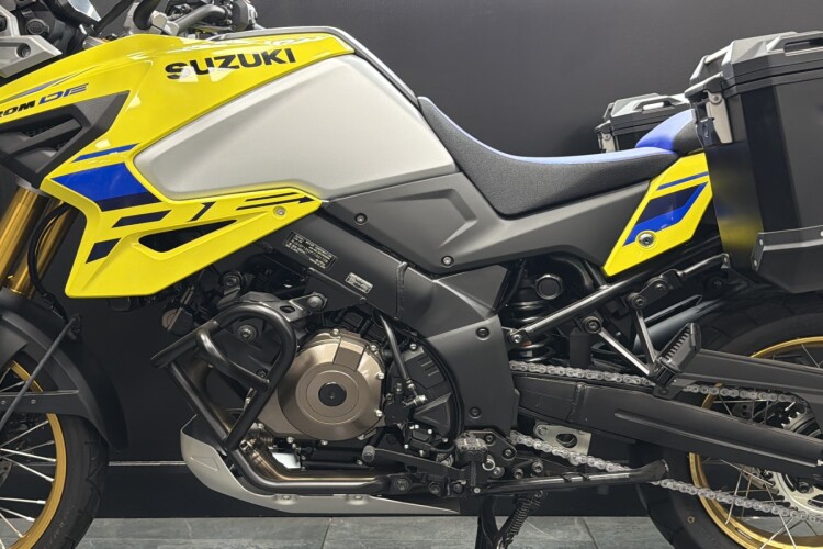 2023 SUZUKI V-STROM 1050, Yellow - photo 12
