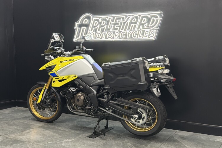 2023 SUZUKI V-STROM 1050, Yellow - photo 13