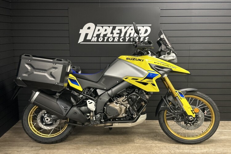 2023 SUZUKI V-STROM 1050, Yellow - photo 16