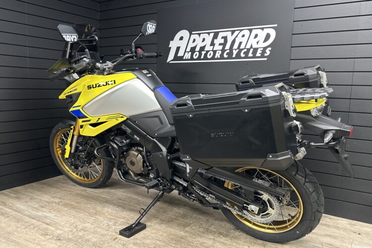 2023 SUZUKI V-STROM 1050, Yellow - photo 18