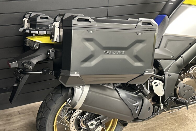 2023 SUZUKI V-STROM 1050, Yellow - photo 19