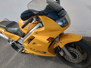 HONDA VFR750F-L