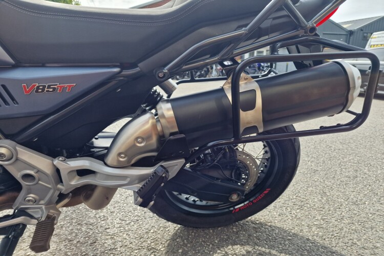 MOTO GUZZI V85
