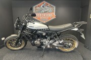 YAMAHA XSR700