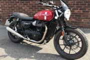 TRIUMPH STREET TWIN