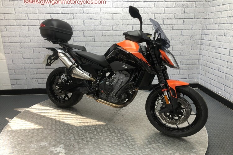KTM 890 DUKE
