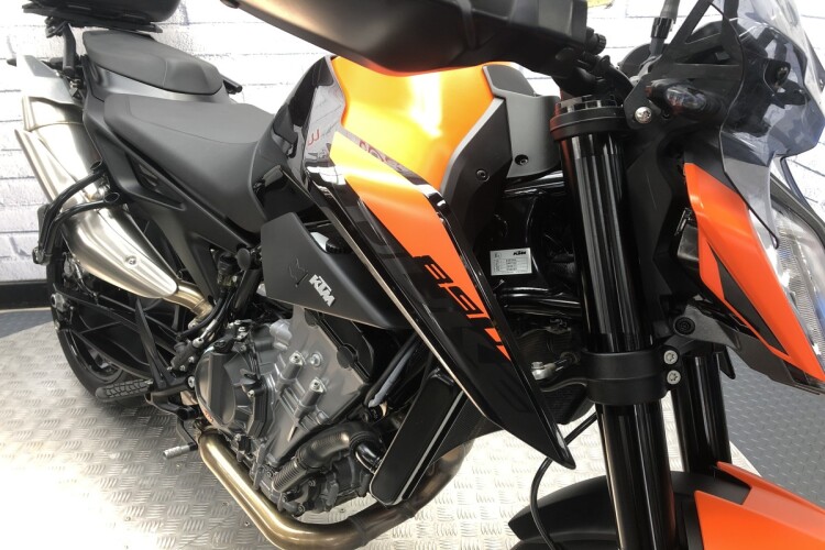 KTM 890 DUKE