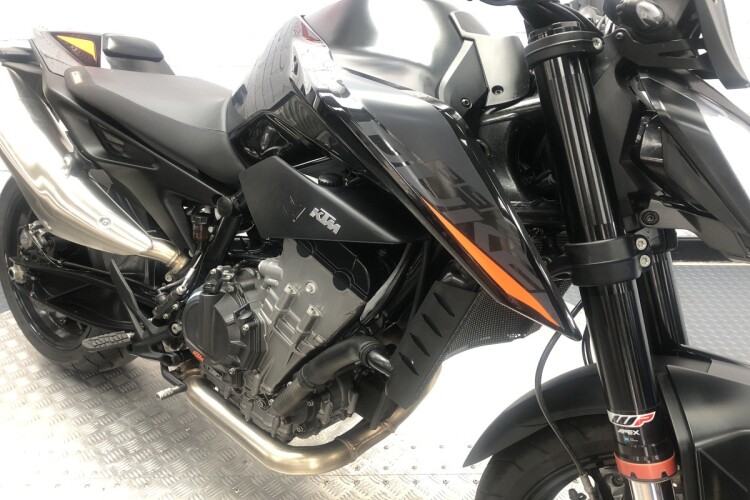 KTM 890 DUKE