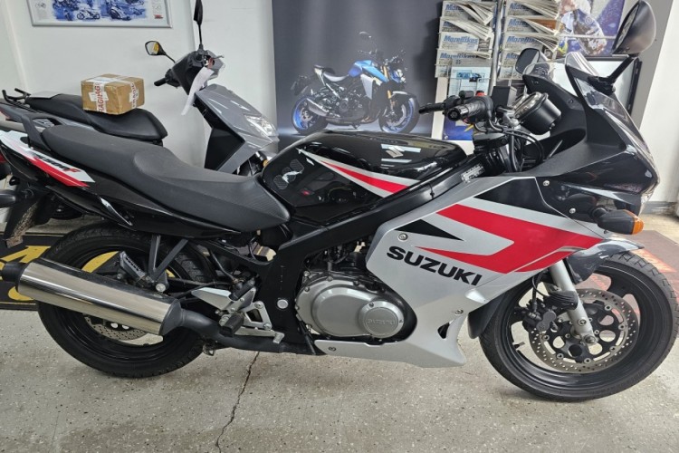 SUZUKI GS 500 FK5