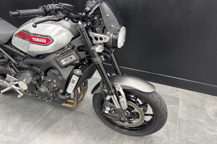 YAMAHA XSR900