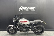 YAMAHA XSR900