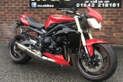 TRIUMPH STREET TRIPLE 675