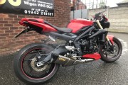 TRIUMPH STREET TRIPLE 675