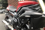 TRIUMPH STREET TRIPLE 675