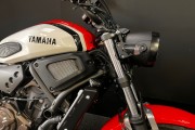 YAMAHA XSR700