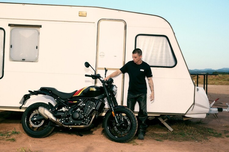 ROYAL ENFIELD GUERRILLA 450