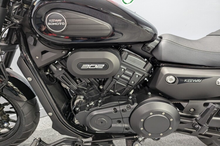 KEEWAY V-CRUISE 302 C