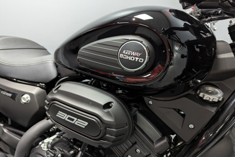 KEEWAY V-CRUISE 302 C